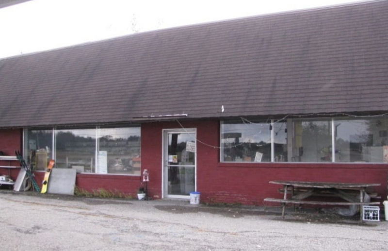 Strauers Country Market (Herrimans Country Market) - Real Estate Listing Photo (newer photo)